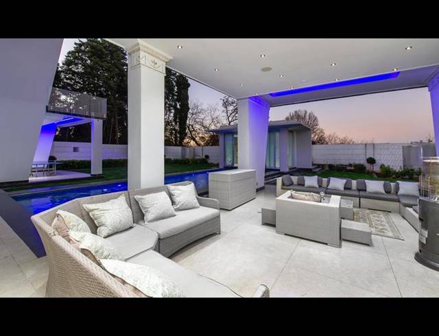 9 BEDROOM HOUSE FOR SALE IN BRYANSTON